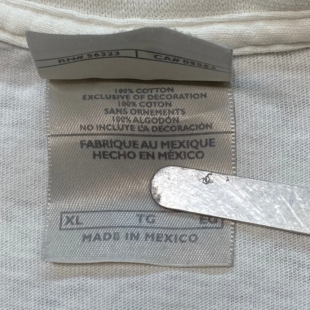 Nike T Shirt XL Mens White Sportswear Embroidered Swoosh Logo‎ Tee